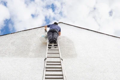 Peinture extérieure à Scorbé-Clairvaux — façades et ravalement